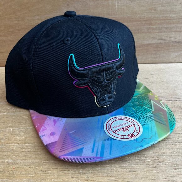 MITCHELL & NESS NBA CHICAGO BULLS ARCADE SNAPBACK HAT NEW (RARE) - Picture 1 of 7